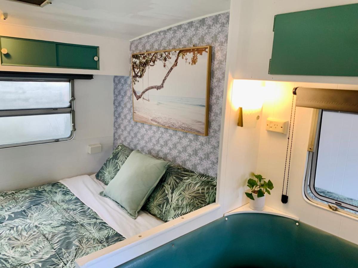 Mornington Peninsula Retro Caravans Holiday park *