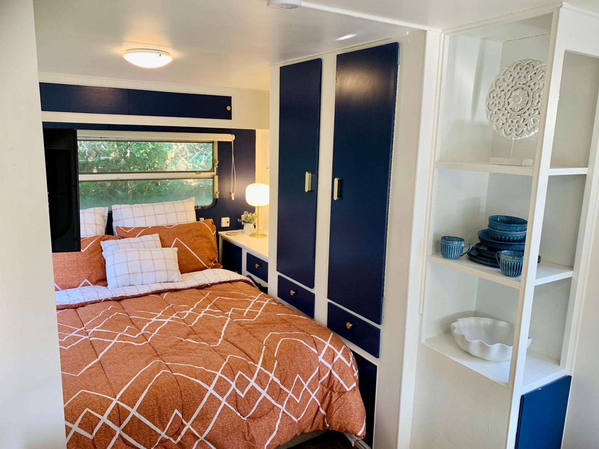 Mornington Peninsula Retro Caravans *