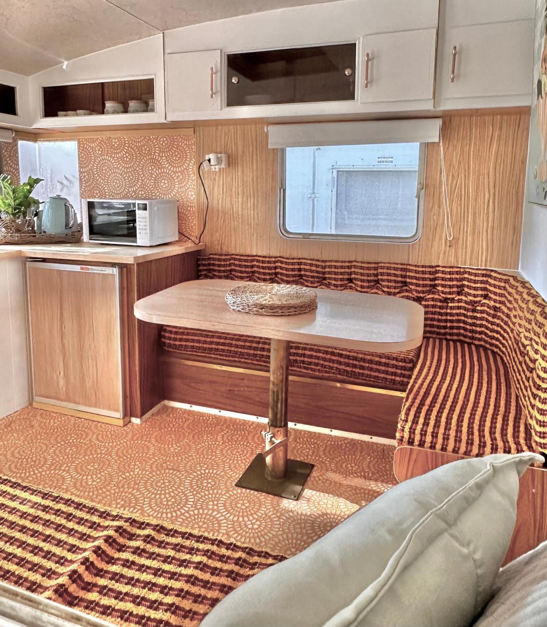 Mornington Peninsula Retro Caravans * Rye