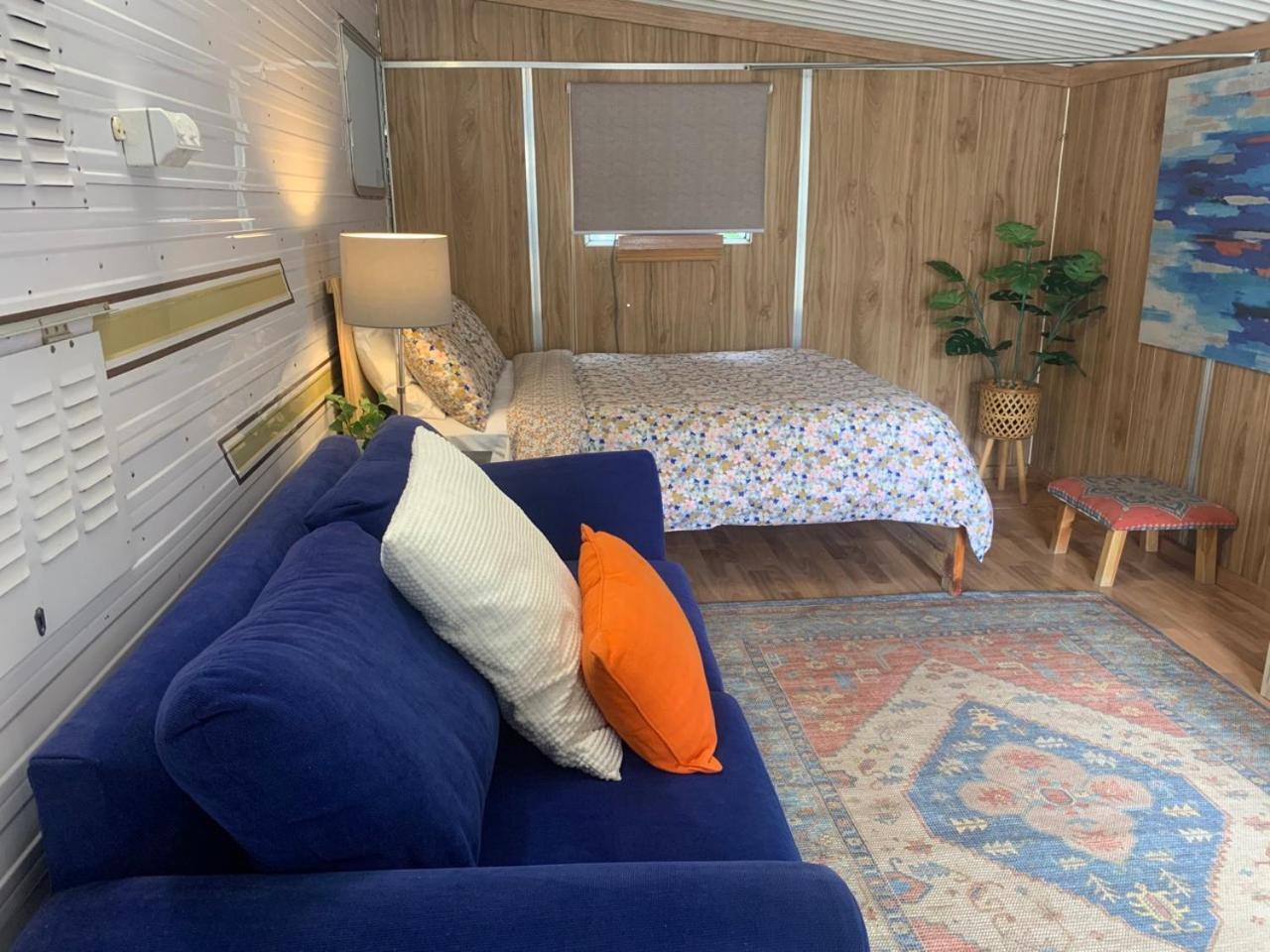 Mornington Peninsula Retro Caravans Holiday park *