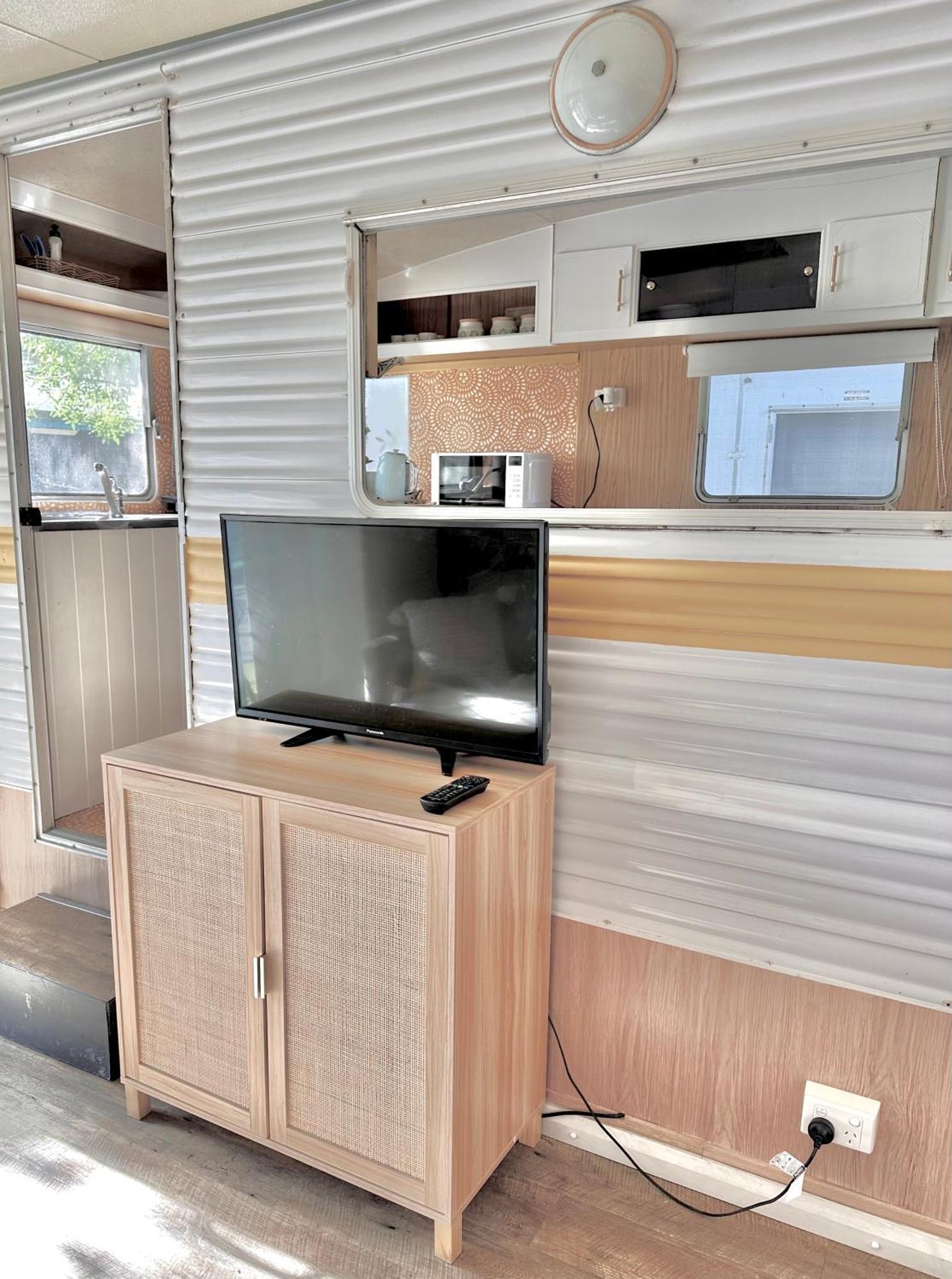 Mornington Peninsula Retro Caravans * Rye