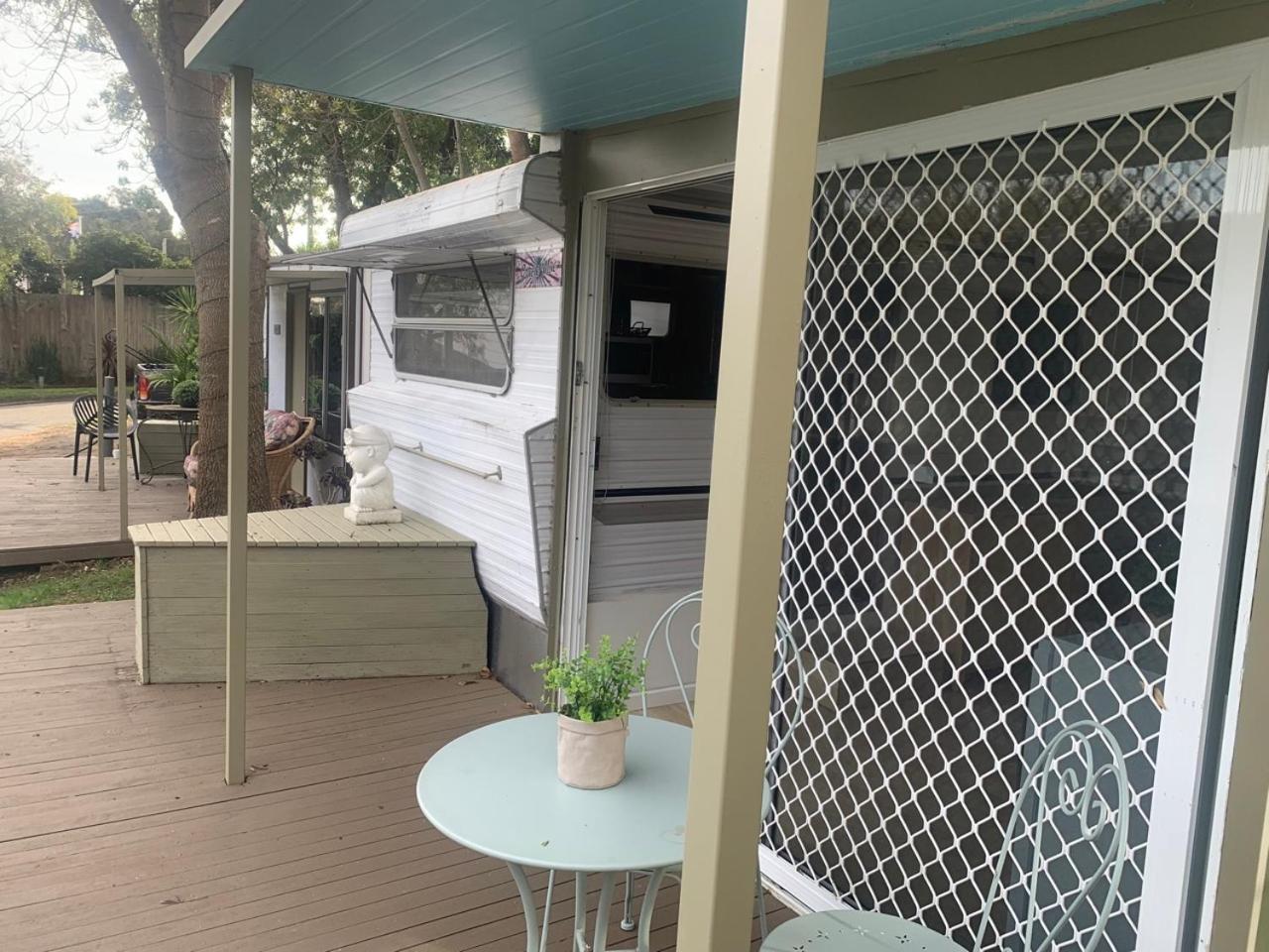 Mornington Peninsula Retro Caravans Holiday park