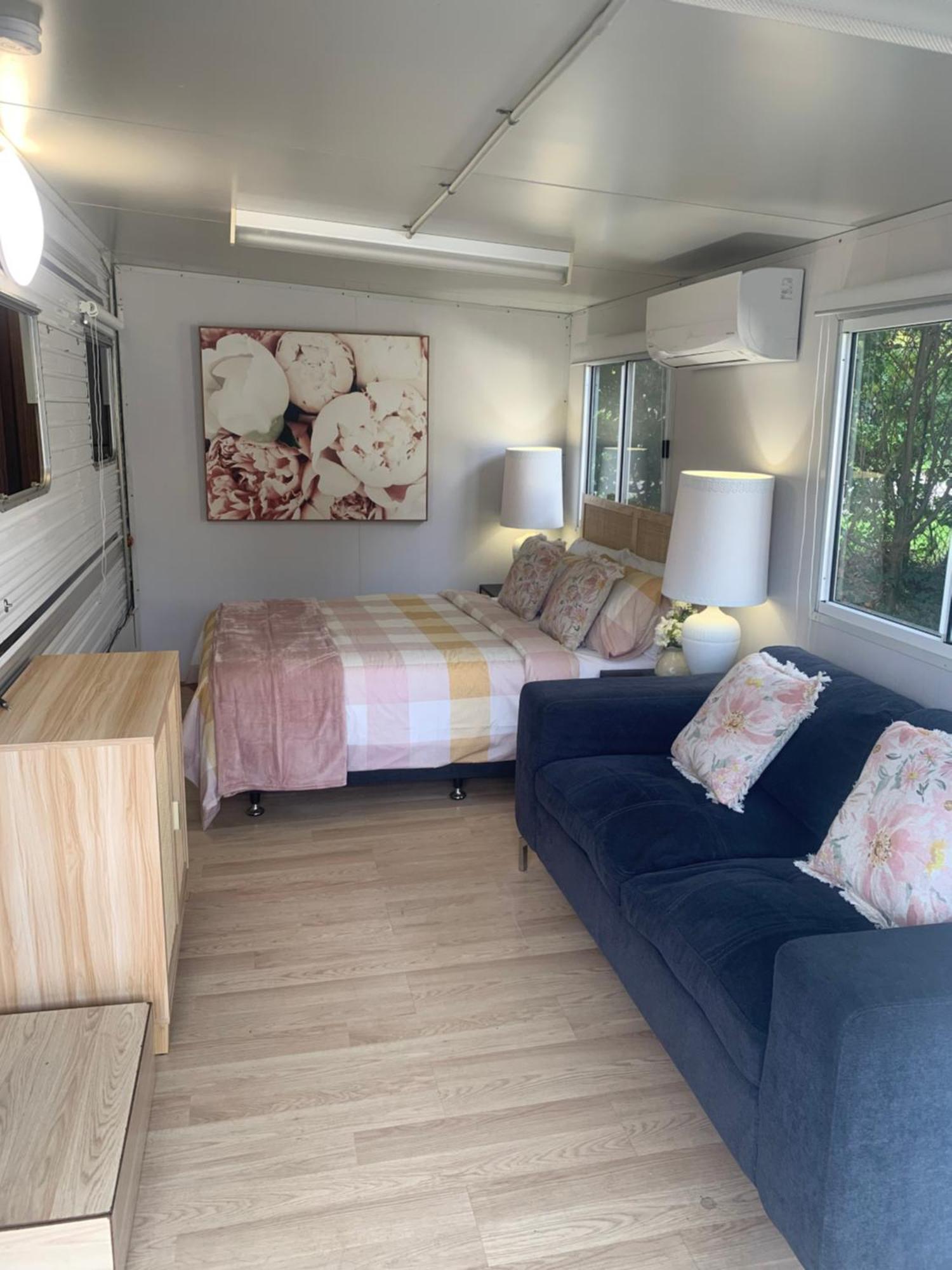 Mornington Peninsula Retro Caravans Holiday park *