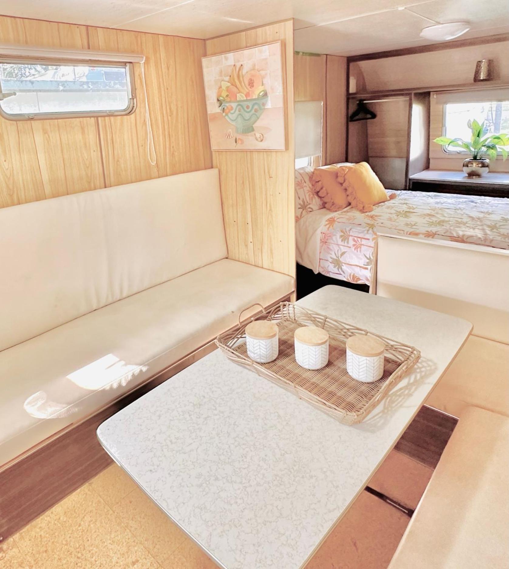 Mornington Peninsula Retro Caravans *